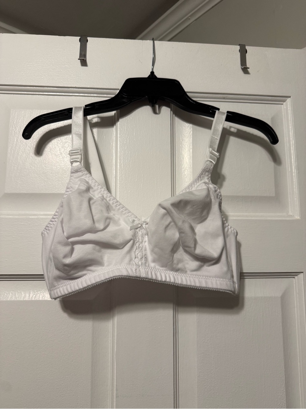 Bali White Soft Wireless Everyday Bra. size 38C